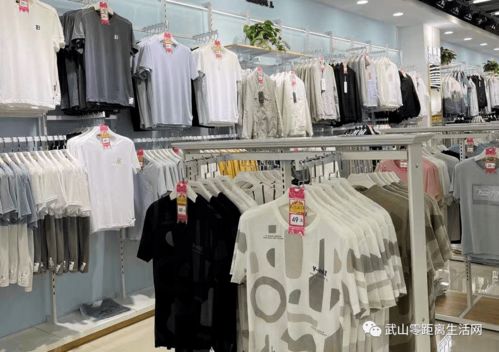 武山衣品之家服裝批發(fā)城盛大開(kāi)業(yè),節(jié)目豐富多彩 現(xiàn)場(chǎng)人山人海 商品琳瑯滿目