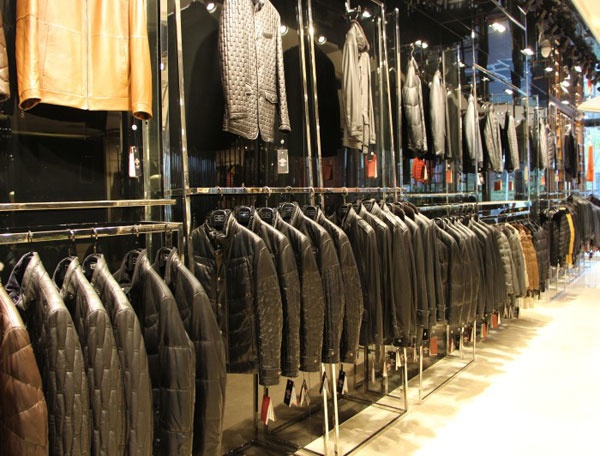 【實圖】雪豹皮革皮草店面形象設(shè)計_雪豹皮革皮草專賣店櫥窗陳列展示