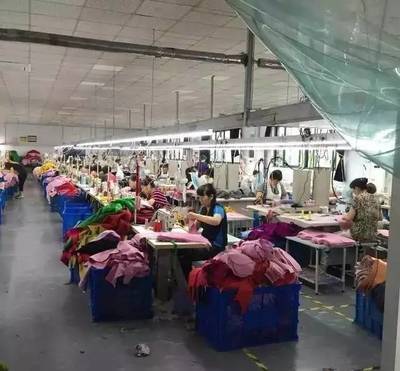 福利到,時尚圍巾免費(fèi)送!大洋天地5樓!福州大型海寧皮草、雙面羊絨工廠直銷節(jié)盛大開幕!